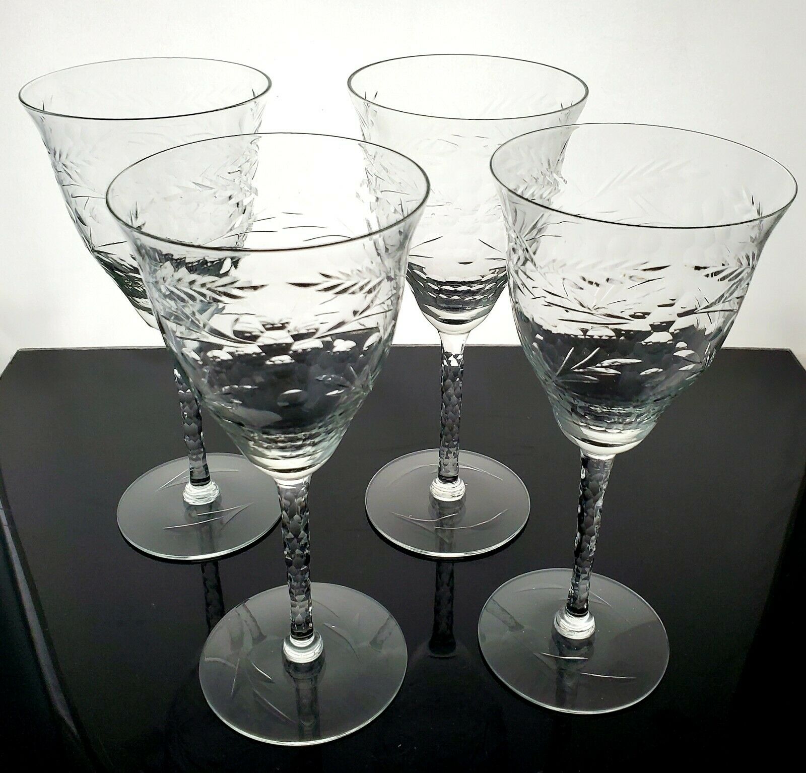 Vintage Seneca Cut Crystal Wine Goblet Floral Dot Cut Stem & Foot Stem 190 7.5"