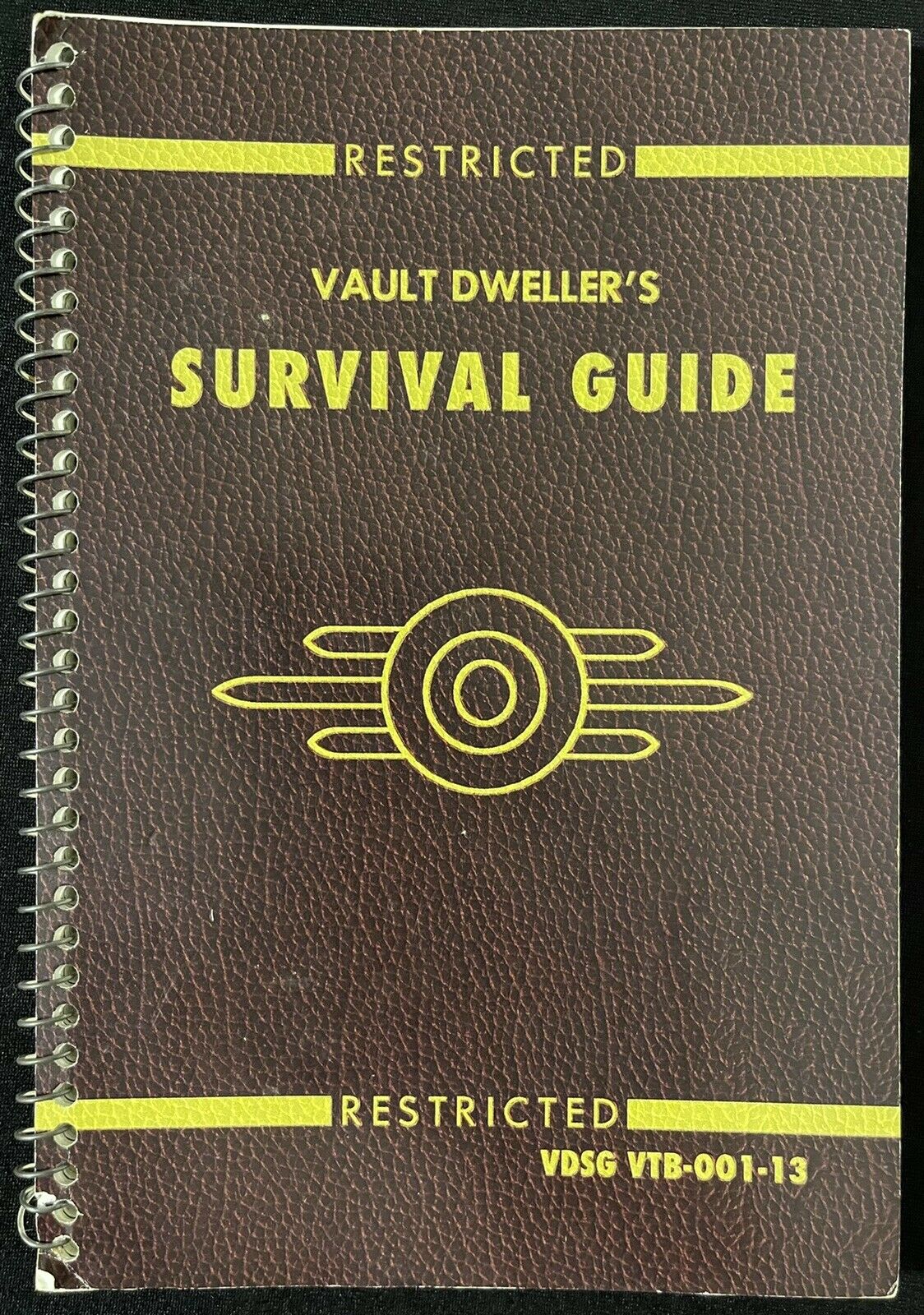 Rare Fallout 1 Vault Dweller's Survival Guide Book - 1997 Spiral Bound Pc Game